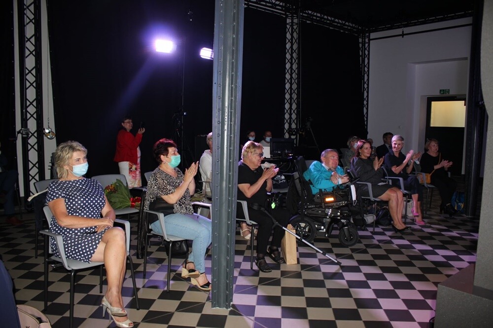 Zaszczytny tytuł przyznawany jest w ramach Konkursu "Lady D. im. Krystyny Bochenek" i trafia do kobiet, które są aktywne społecznie, mimo że borykają się z osobistą niepełnosprawnością.