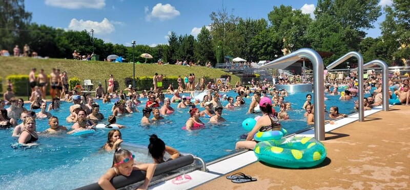 „Lato z MOSiR-em i Radiem Piekary” na basenie letnim już w najbliższą niedzielę!