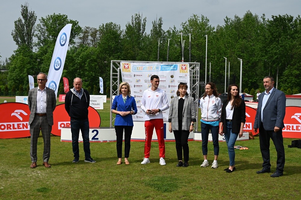400 dzieci z województwa śląskiego wzięło w ubiegły piątek udział w eliminacjach do kolejnej edycji akcji Lekkoatletyczne Nadzieje Olimpijskie. 

fot. UM Ruda Śląska