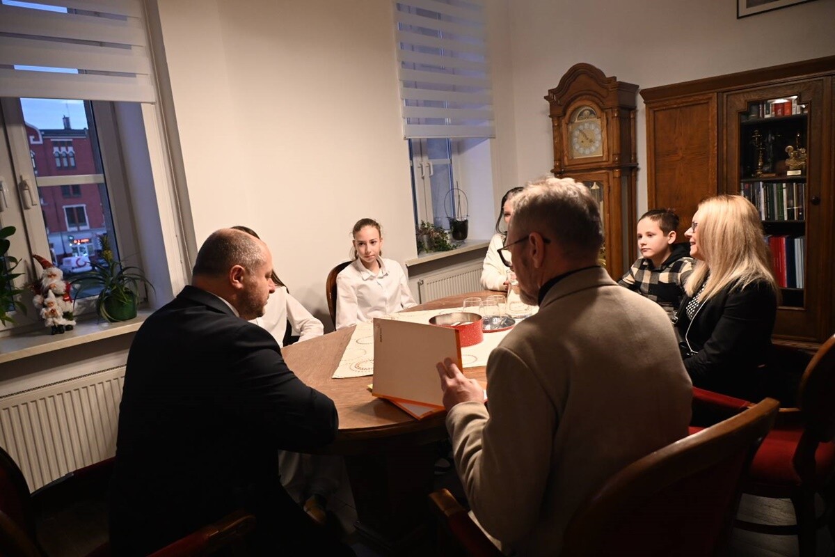 Lena i Natalia - "Z Orlika na Stadion" / fot. FB Michał Pierończyk