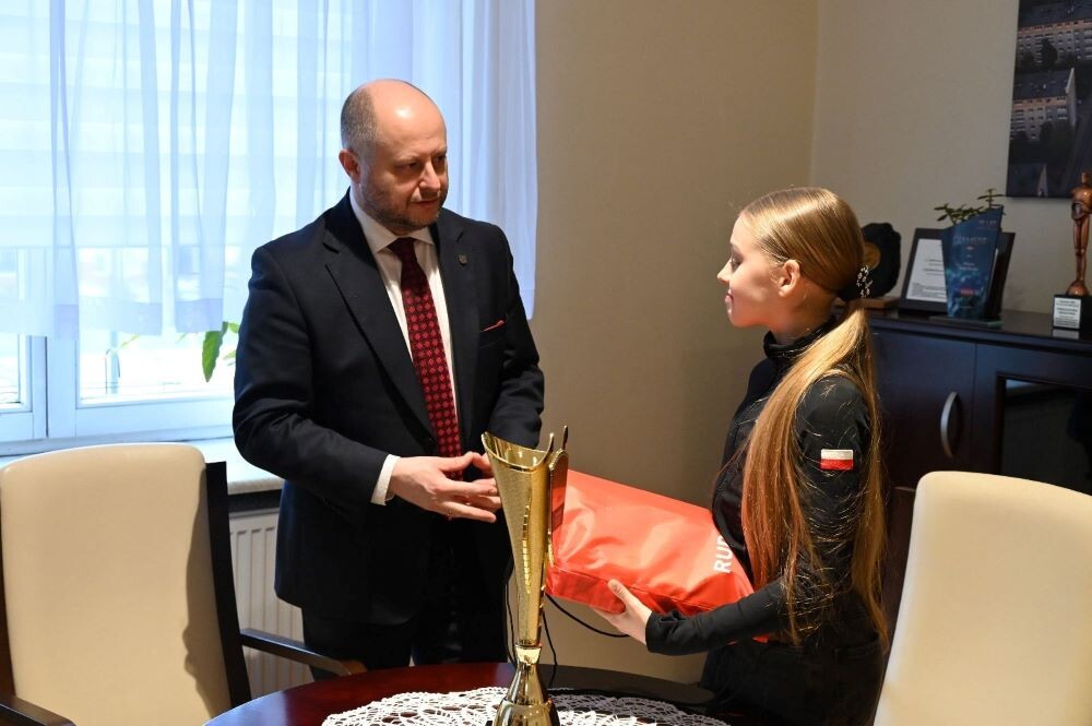 12-letnia Alicja - łyżwiarka figurowa z Rudy Śląskiej/fot. FB Michał Pierończyk