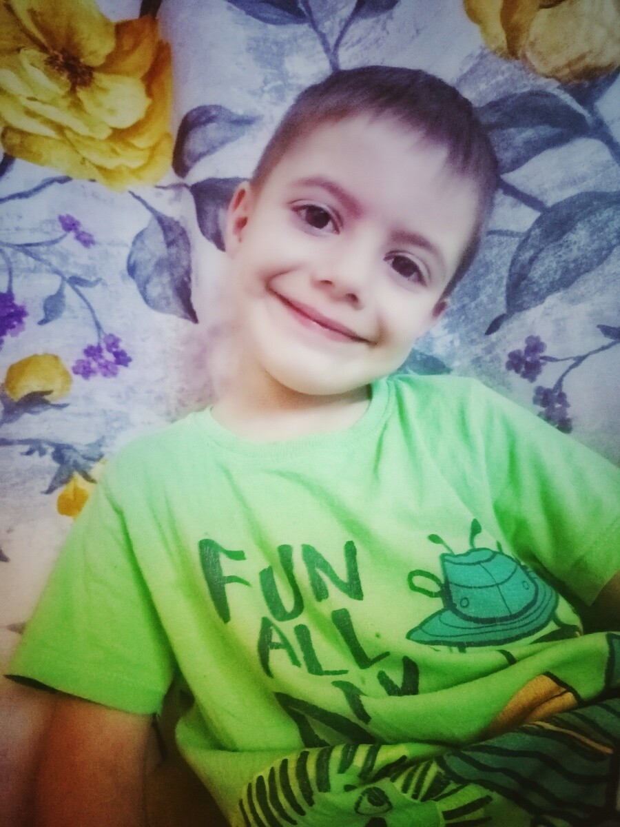 Wiktor 6 lat pogodne i wesołe dziecko z charakterkiem. Napędza cała rodzinę do działania jest energicznym i wspaniałym chłopcem. 
dzielnica: Ruda Śląska 1 