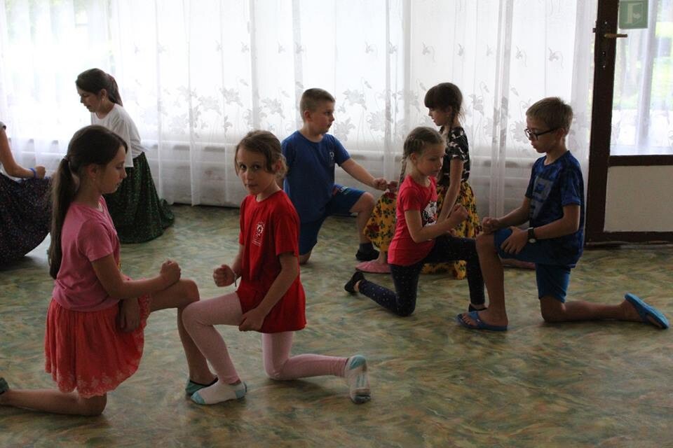 12 lipca członkowie Zespołu Pieśni i Tańca „Rudzianie” im. Jana Mazura wraz z opiekunami wyruszyli na daleką Warmię, by wraz z członkami grupy „Jaferki” z Koszarawy wziąć udział 
w ciekawej wymianie kulturalnej.