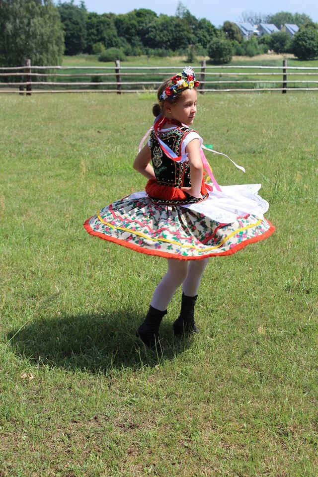 12 lipca członkowie Zespołu Pieśni i Tańca „Rudzianie” im. Jana Mazura wraz z opiekunami wyruszyli na daleką Warmię, by wraz z członkami grupy „Jaferki” z Koszarawy wziąć udział 
w ciekawej wymianie kulturalnej.