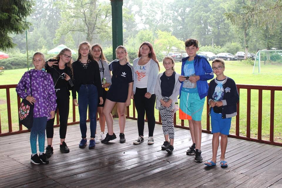 12 lipca członkowie Zespołu Pieśni i Tańca „Rudzianie” im. Jana Mazura wraz z opiekunami wyruszyli na daleką Warmię, by wraz z członkami grupy „Jaferki” z Koszarawy wziąć udział 
w ciekawej wymianie kulturalnej.