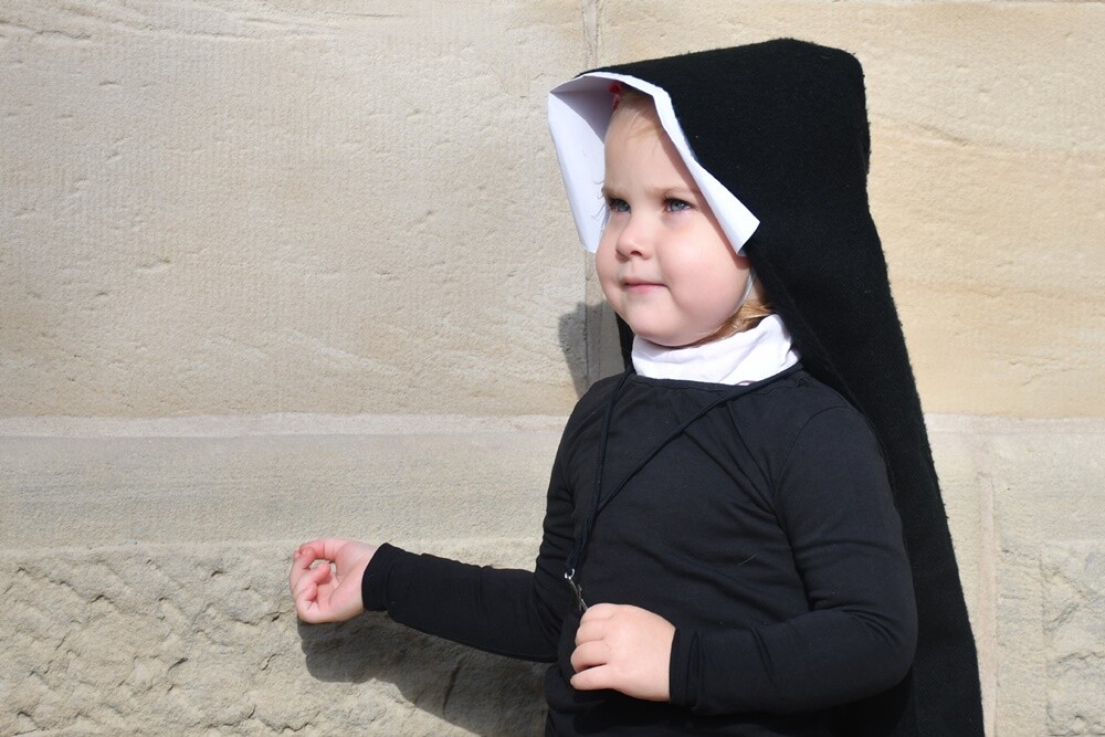 Najmłodsi mieszkańcy Kochłowic wyjątkowo uczcili uroczystość Wszystkich Świętych. Dzieci przebrały się za swoich ulubionych świętych i błogosławionych!

fot. Jacek Knapik