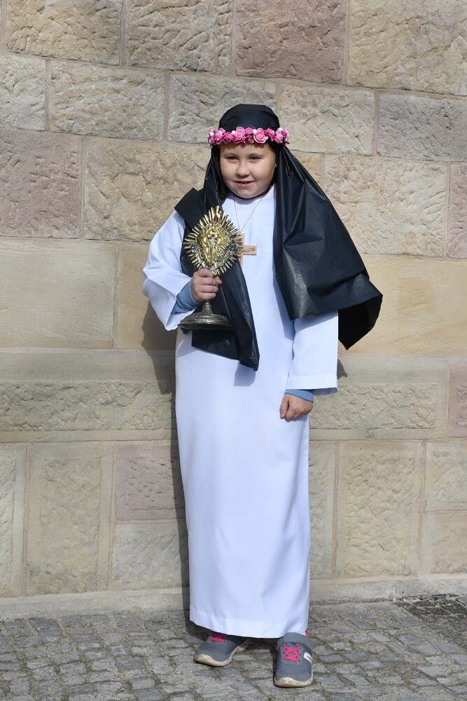 Najmłodsi mieszkańcy Kochłowic wyjątkowo uczcili uroczystość Wszystkich Świętych. Dzieci przebrały się za swoich ulubionych świętych i błogosławionych!

fot. Jacek Knapik