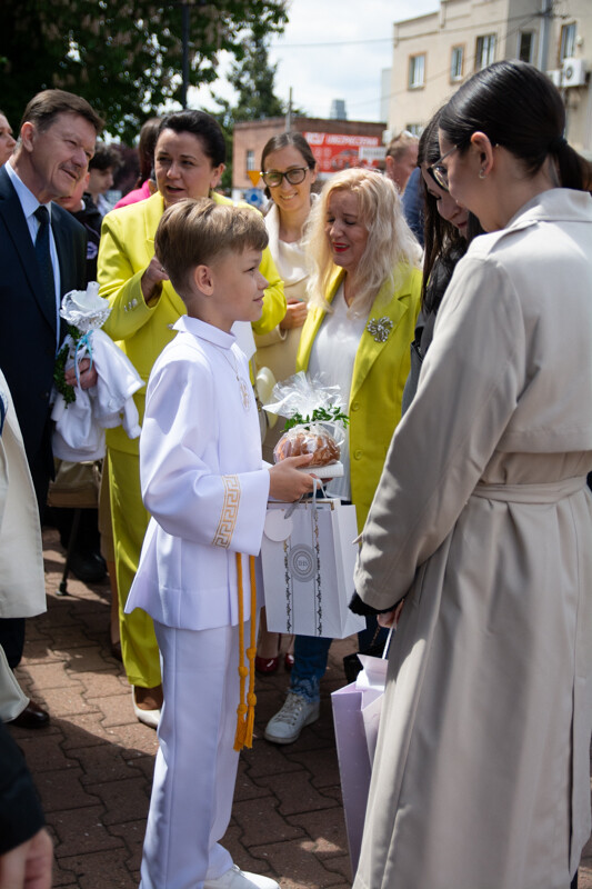 Pierwsza Komunia Święta w parafii Matki Bożej Różańcowej w Halembie / fot. Marek i Krzysztof Faber