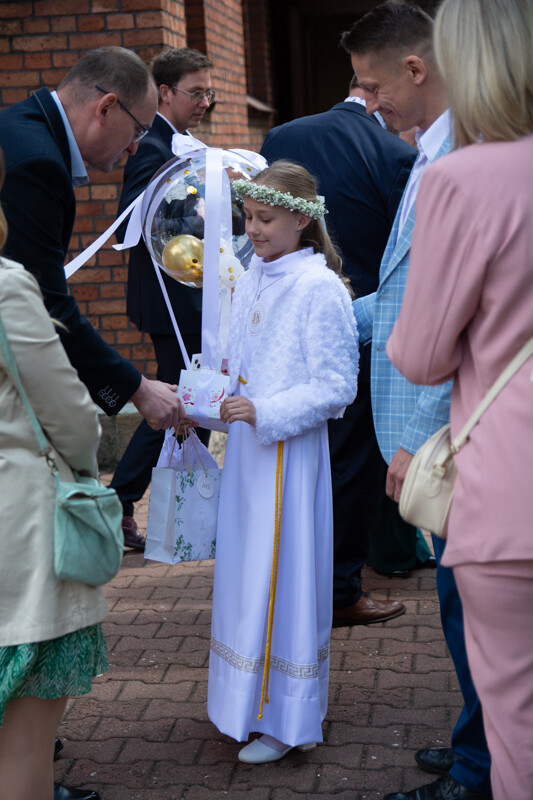 Pierwsza Komunia Święta w parafii Matki Bożej Różańcowej w Halembie / fot. Marek i Krzysztof Faber
