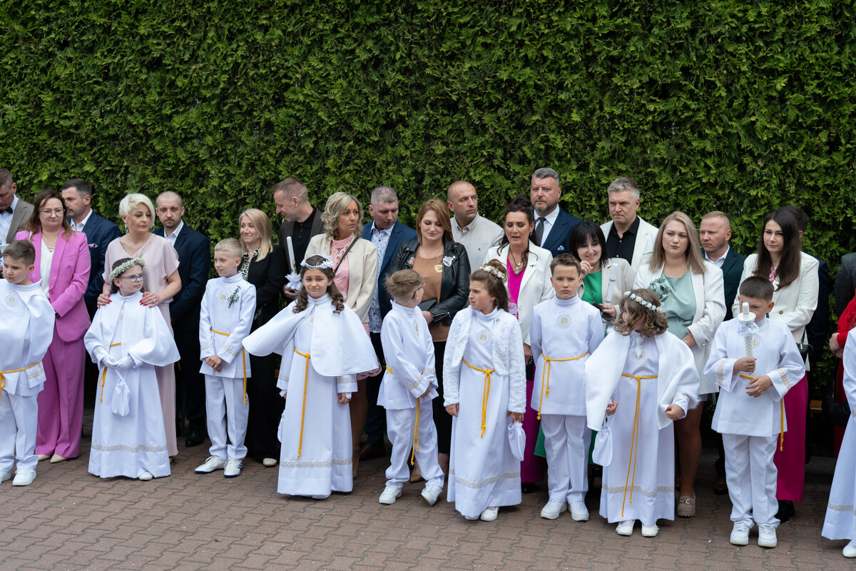 Pierwsza Komunia Święta w parafii Matki Bożej Różańcowej w Halembie / fot. Marek i Krzysztof Faber
