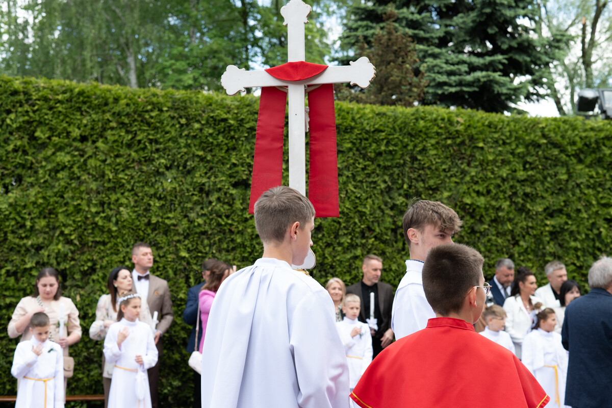 Pierwsza Komunia Święta w parafii Matki Bożej Różańcowej w Halembie / fot. Marek i Krzysztof Faber