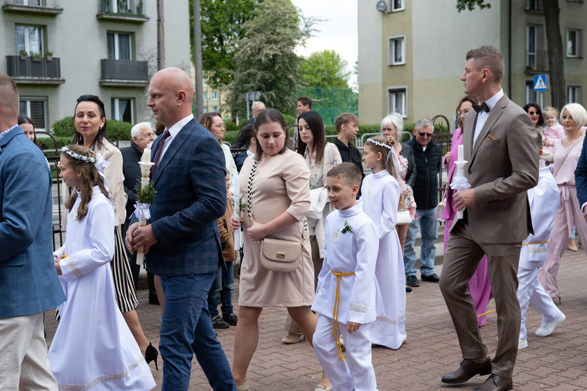 Pierwsza Komunia Święta w parafii Matki Bożej Różańcowej w Halembie / fot. Marek i Krzysztof Faber