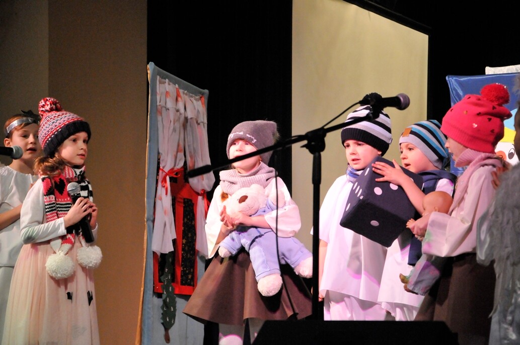 Fotorelacja z gali w MDK, podsumowującej konkursy świąteczne: 22 Festiwal Kolęd i Pastorałek "Nasze Kolędowanie", Konkurs Plastyczny "Anioł 2018", 23 Przegląd Dziecięcych i Młodzieżowych Zespołów Jasełkowych.