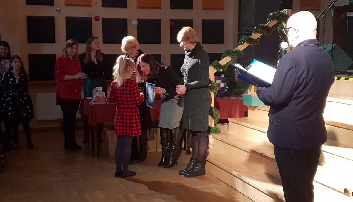 Fotorelacja z gali w MDK, podsumowującej konkursy świąteczne: 22 Festiwal Kolęd i Pastorałek "Nasze Kolędowanie", Konkurs Plastyczny "Anioł 2018", 23 Przegląd Dziecięcych i Młodzieżowych Zespołów Jasełkowych.