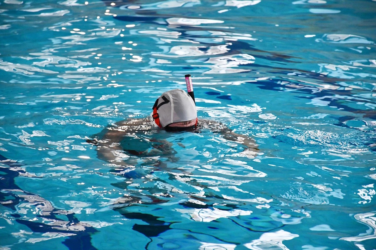 Sport na rzecz WOŚP – sztafeta pływacka i mecz hokeja pod wodą w Rudzie Śląskiej.