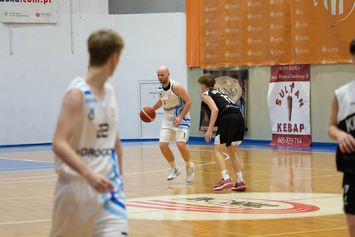 Za nami ostatni mecz rundy zasadniczej 3-ligowców. Wygrywa K.S. Pogoń Ruda Śląska! / fot. Marek Faber