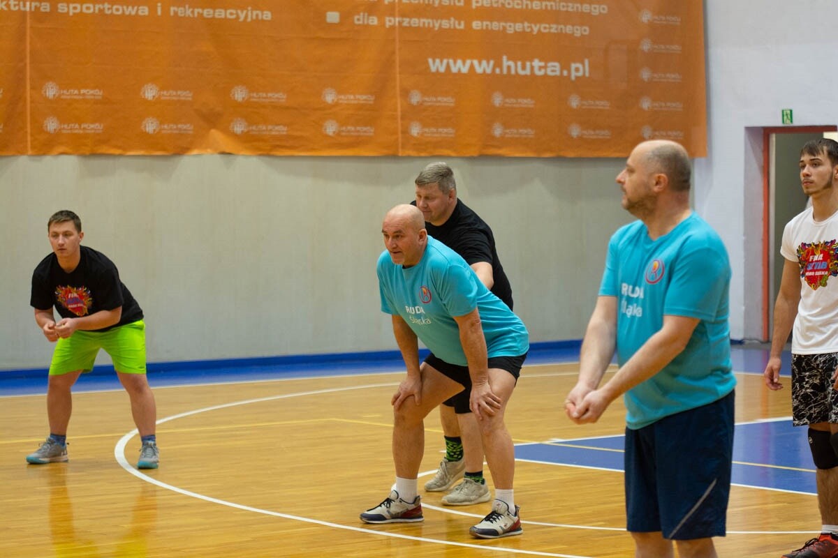 Mecz siatkówki pomiędzy sztabami WOŚP. / fot. Marek Faber