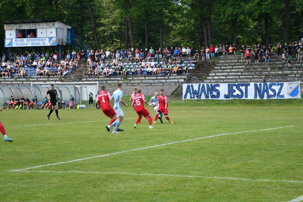 Za nami mecz Slavia Ruda Śląska vs. MKS Siemianowiczanka. Awans drużyny z Rudy Śląskiej! / fot. Jacek Knapik