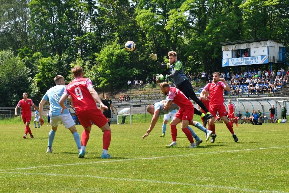 Za nami mecz Slavia Ruda Śląska vs. MKS Siemianowiczanka. Awans drużyny z Rudy Śląskiej! / fot. Jacek Knapik