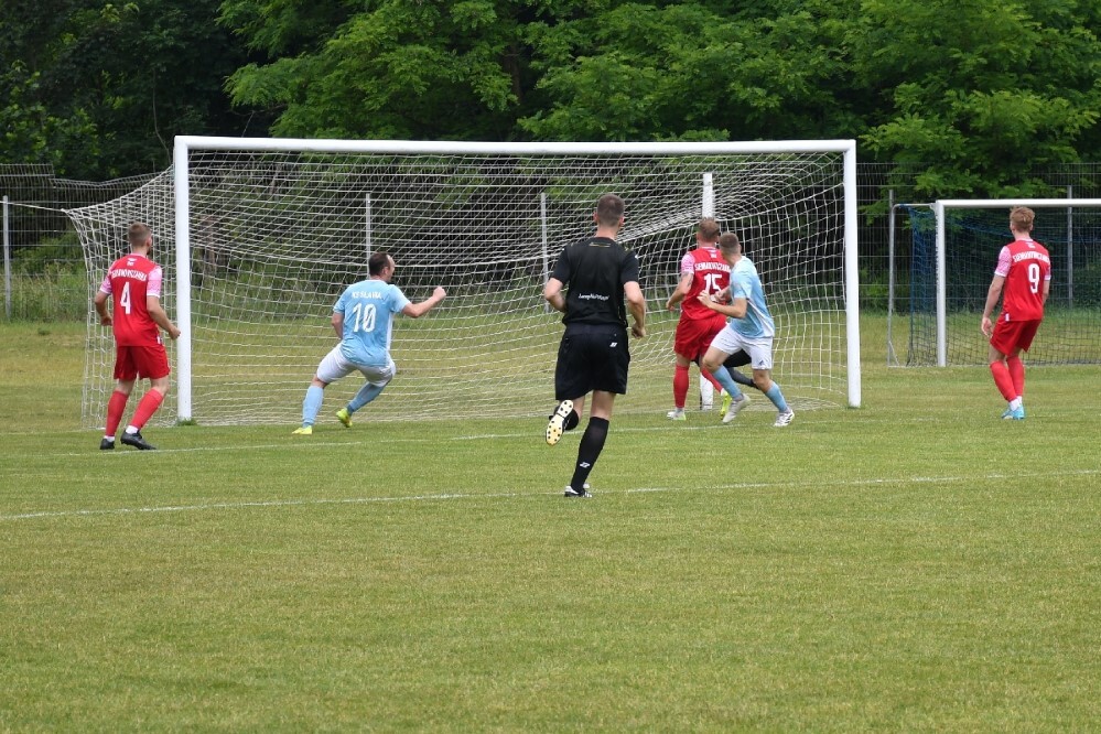 Za nami mecz Slavia Ruda Śląska vs. MKS Siemianowiczanka. Awans drużyny z Rudy Śląskiej! / fot. Jacek Knapik