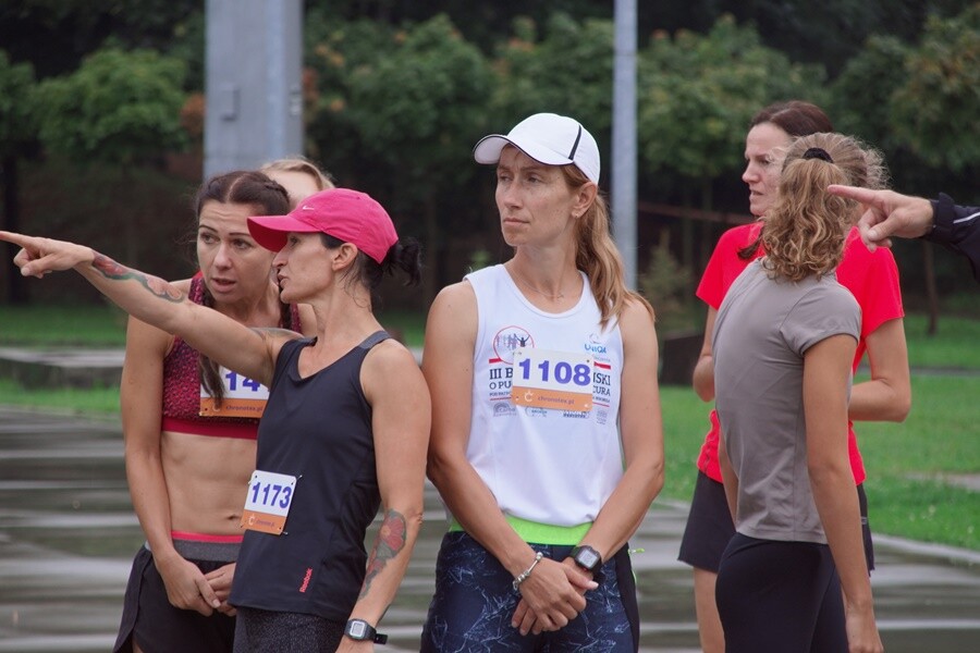 Miłośnicy biegania już po raz szesnasty uczcili pamięć Jana Koniecznego. Memoriał poświęcony rudzkiemu radnemu, który zmarł w 2005 roku, odbył się dzisiaj na terenie ośrodka sportowego Burloch Arena oraz w pobliskim parku.