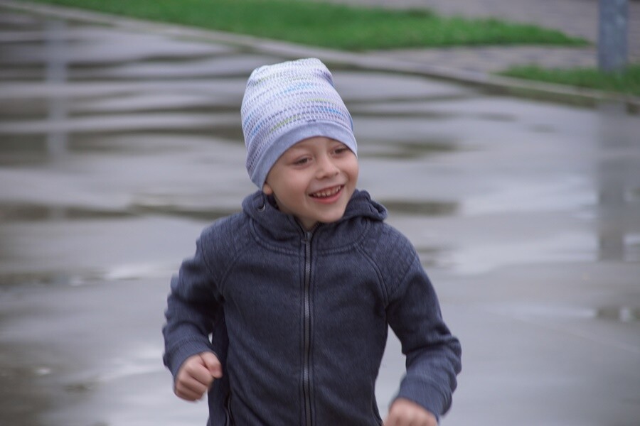 Miłośnicy biegania już po raz szesnasty uczcili pamięć Jana Koniecznego. Memoriał poświęcony rudzkiemu radnemu, który zmarł w 2005 roku, odbył się dzisiaj na terenie ośrodka sportowego Burloch Arena oraz w pobliskim parku.