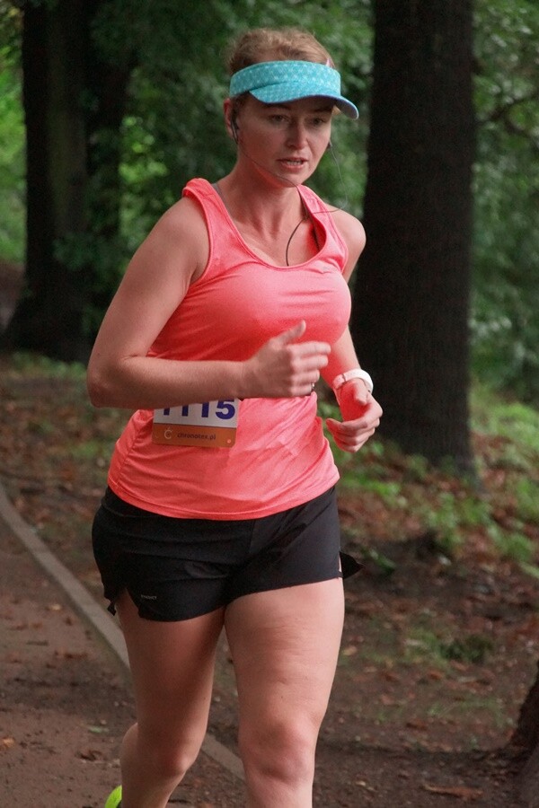 Miłośnicy biegania już po raz szesnasty uczcili pamięć Jana Koniecznego. Memoriał poświęcony rudzkiemu radnemu, który zmarł w 2005 roku, odbył się dzisiaj na terenie ośrodka sportowego Burloch Arena oraz w pobliskim parku.