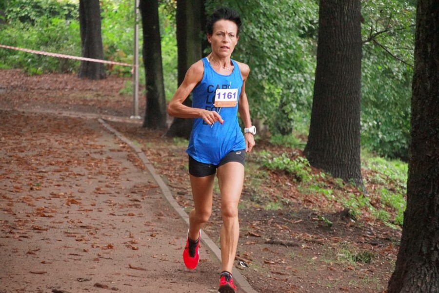 Miłośnicy biegania już po raz szesnasty uczcili pamięć Jana Koniecznego. Memoriał poświęcony rudzkiemu radnemu, który zmarł w 2005 roku, odbył się dzisiaj na terenie ośrodka sportowego Burloch Arena oraz w pobliskim parku.