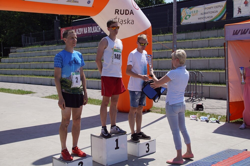 Po raz siedemnasty miłośnicy biegania uczcili pamięć Jana Koniecznego, zmarłego w 2005 roku radnego Rudy Śląskiej.