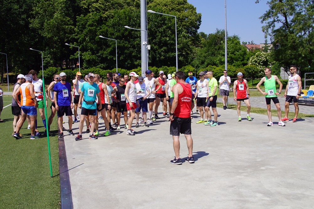 Po raz siedemnasty miłośnicy biegania uczcili pamięć Jana Koniecznego, zmarłego w 2005 roku radnego Rudy Śląskiej.