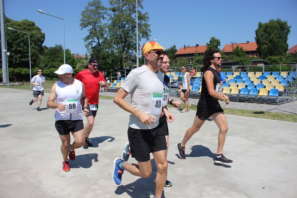 Po raz siedemnasty miłośnicy biegania uczcili pamięć Jana Koniecznego, zmarłego w 2005 roku radnego Rudy Śląskiej.