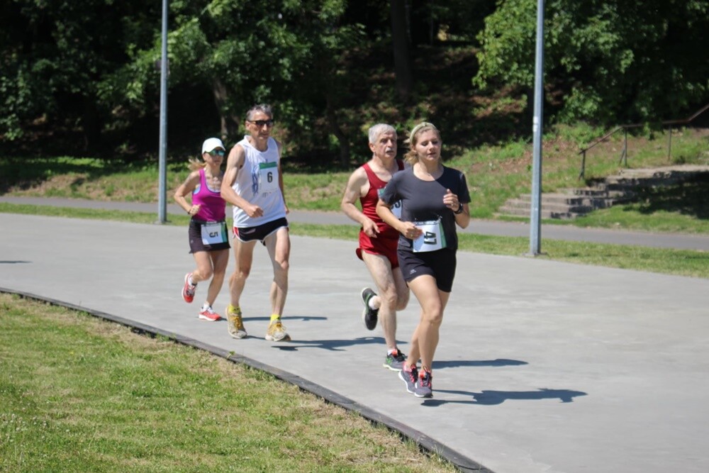 Po raz siedemnasty miłośnicy biegania uczcili pamięć Jana Koniecznego, zmarłego w 2005 roku radnego Rudy Śląskiej.