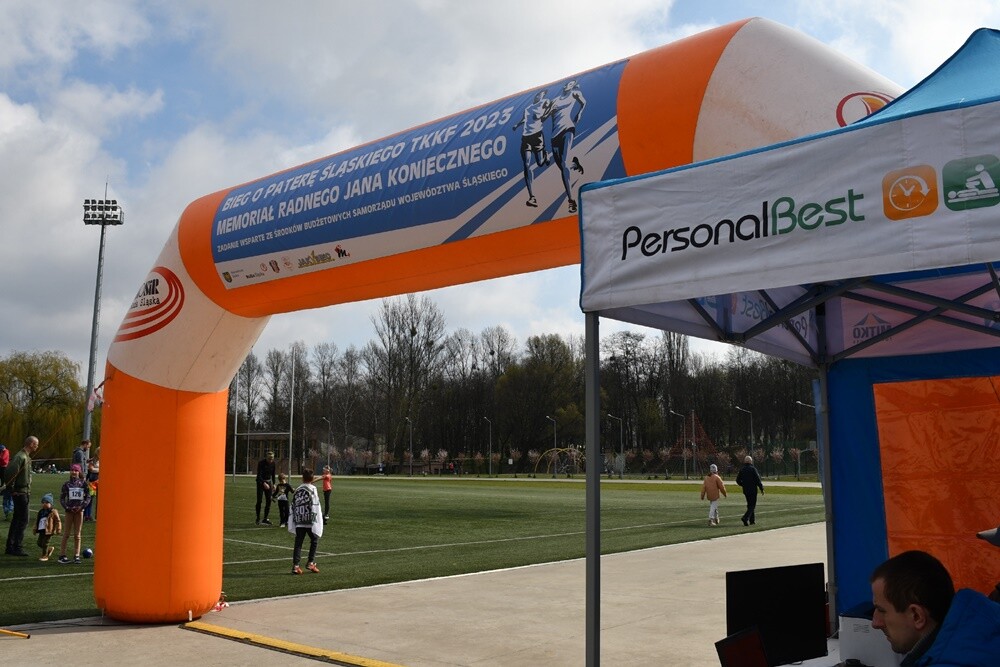 Niedzielne przedpołudnie można dziś było aktywnie spędzić na Burloch Arenie w Orzegowie. Obiekt ten gościł uczestników XVIII Memoriału Radnego Jana Koniecznego. 

fot. Jacek Knapik