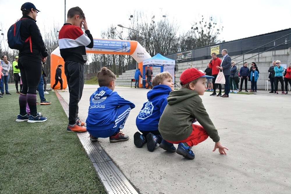 Niedzielne przedpołudnie można dziś było aktywnie spędzić na Burloch Arenie w Orzegowie. Obiekt ten gościł uczestników XVIII Memoriału Radnego Jana Koniecznego. 

fot. Jacek Knapik
