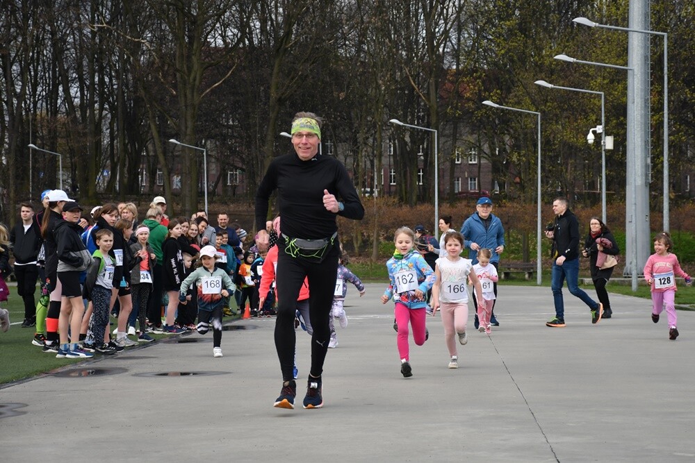Niedzielne przedpołudnie można dziś było aktywnie spędzić na Burloch Arenie w Orzegowie. Obiekt ten gościł uczestników XVIII Memoriału Radnego Jana Koniecznego. 

fot. Jacek Knapik