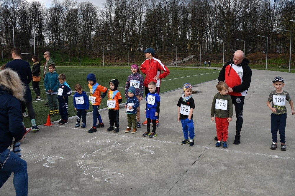 Niedzielne przedpołudnie można dziś było aktywnie spędzić na Burloch Arenie w Orzegowie. Obiekt ten gościł uczestników XVIII Memoriału Radnego Jana Koniecznego. 

fot. Jacek Knapik