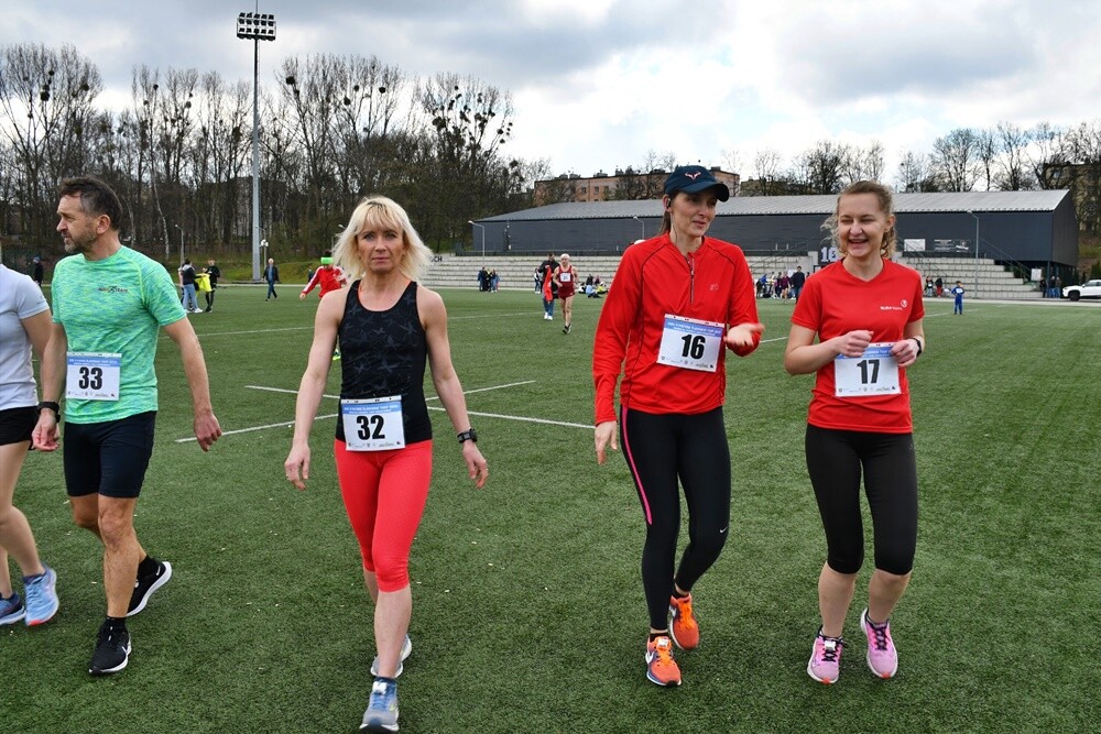Niedzielne przedpołudnie można dziś było aktywnie spędzić na Burloch Arenie w Orzegowie. Obiekt ten gościł uczestników XVIII Memoriału Radnego Jana Koniecznego. 

fot. Jacek Knapik