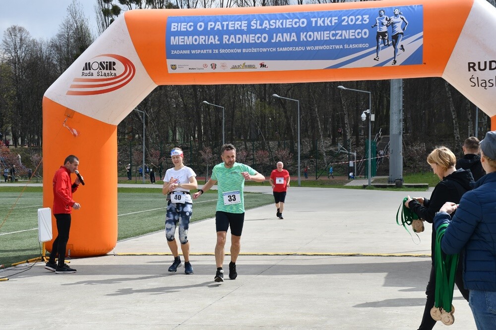 Niedzielne przedpołudnie można dziś było aktywnie spędzić na Burloch Arenie w Orzegowie. Obiekt ten gościł uczestników XVIII Memoriału Radnego Jana Koniecznego. 

fot. Jacek Knapik
