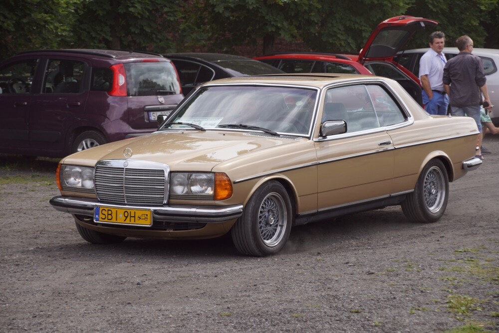 Wczoraj do Muzeum PRL-u w ramach Międzynarodowego Rajdu Samochodów Zabytkowych zawitały wyjątkowe pojazdy!