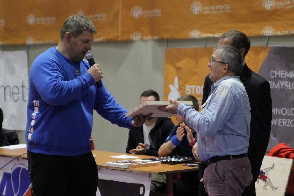 Młodzi zapaśnicy sprawdzili swoje siły na zapaśniczych matach! W hali Miejskiego Ośrodka Sportu i Rekreacji w Nowym Bytomiu odbył się Międzynarodowy Turniej Zapaśniczy im. Ryszarda Dworoka, którego organizatorem jest Klub Sportowy "Pogoń" Ruda Śląska.