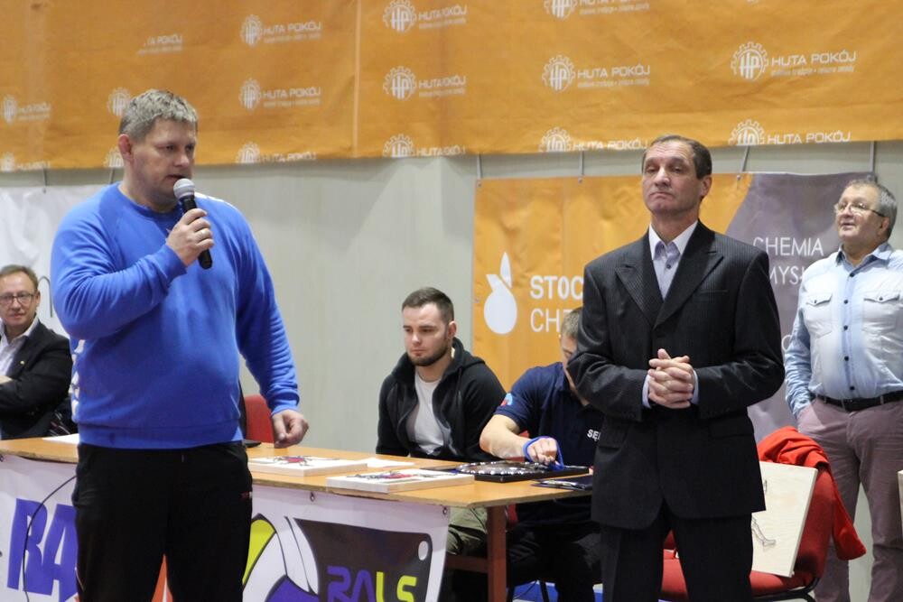 Młodzi zapaśnicy sprawdzili swoje siły na zapaśniczych matach! W hali Miejskiego Ośrodka Sportu i Rekreacji w Nowym Bytomiu odbył się Międzynarodowy Turniej Zapaśniczy im. Ryszarda Dworoka, którego organizatorem jest Klub Sportowy "Pogoń" Ruda Śląska.