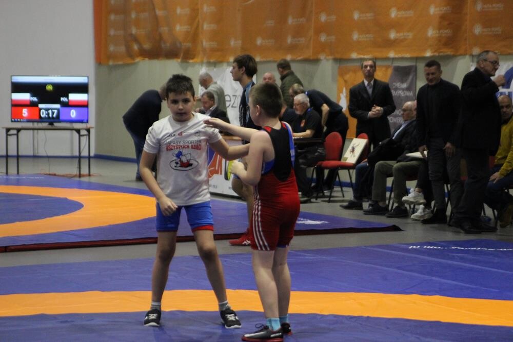 Młodzi zapaśnicy sprawdzili swoje siły na zapaśniczych matach! W hali Miejskiego Ośrodka Sportu i Rekreacji w Nowym Bytomiu odbył się Międzynarodowy Turniej Zapaśniczy im. Ryszarda Dworoka, którego organizatorem jest Klub Sportowy "Pogoń" Ruda Śląska.