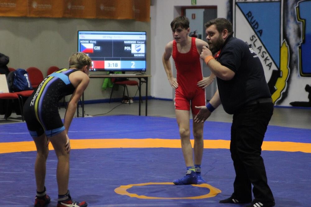 Młodzi zapaśnicy sprawdzili swoje siły na zapaśniczych matach! W hali Miejskiego Ośrodka Sportu i Rekreacji w Nowym Bytomiu odbył się Międzynarodowy Turniej Zapaśniczy im. Ryszarda Dworoka, którego organizatorem jest Klub Sportowy "Pogoń" Ruda Śląska.
