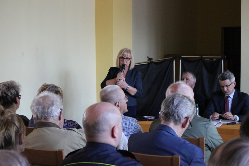 Miejsca parkingowe i zaśmiecone ulice głównymi tematami spotkania w Nowym Bytomiu