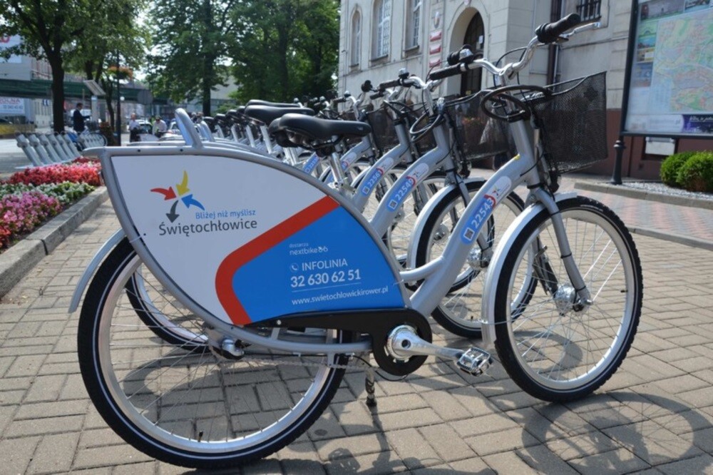 Dziś oficjalnie został zainaugurowany program pilotażowy &#8222;Świętochłowicki Rower Miejski&#8221;. Pierwszy przejazd odbył się w formie mobilnej konferencji rowerowej