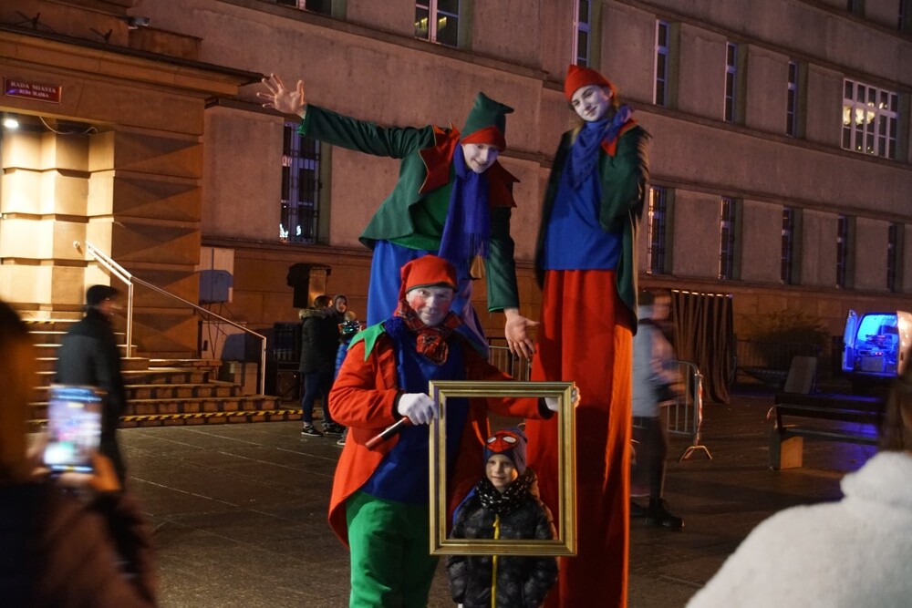 W sobotę do Rudy Śląskiej przyjechał Święty Mikołaj! Z gościem z dalekiej Laponii mali rudzianie mogli spotkać się na rudzkim rynku. 