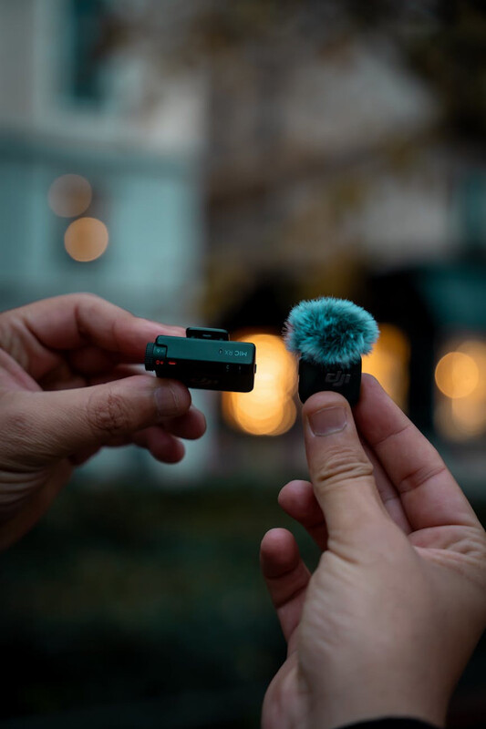 Mikrofon krawatowy – innowacyjne narzędzie w świecie profesjonalnej rejestracji dźwięku