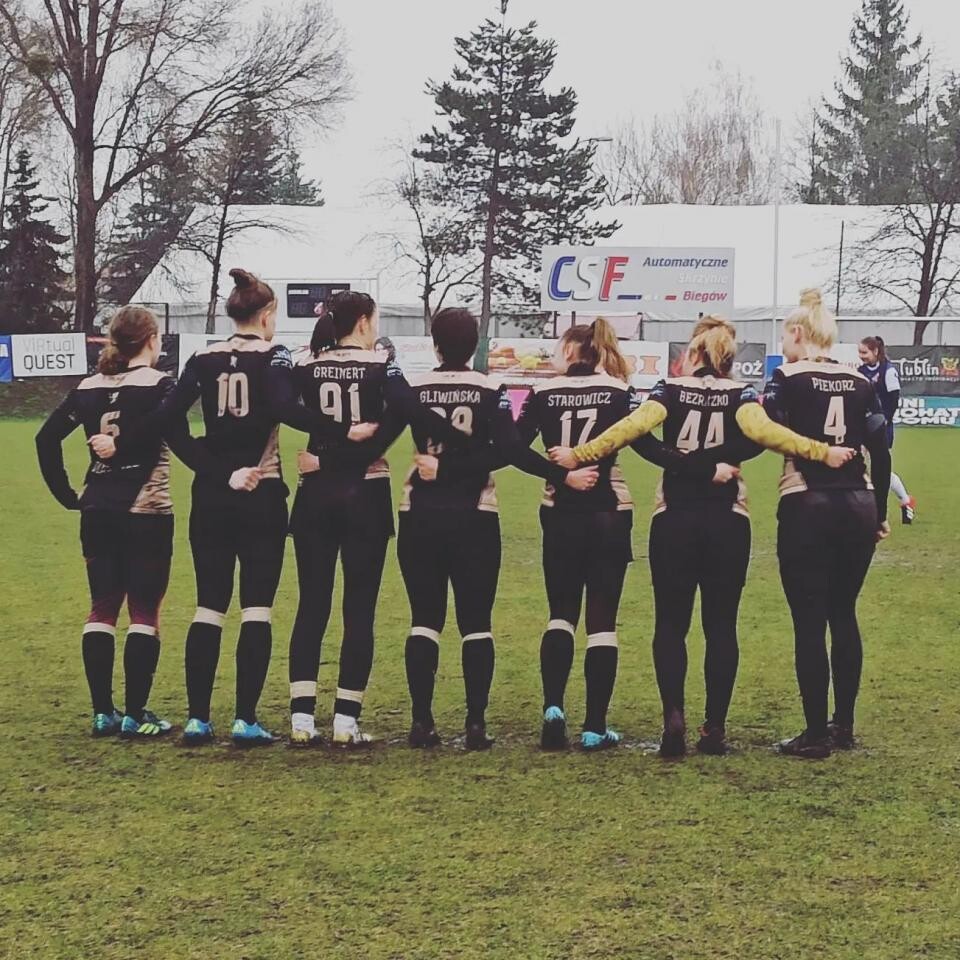 W pierwszym meczu rundy rewanżowej rozgrywek II Ligi rugby (sobota, 09.04. br.) rudzkie Gryfy podjęły na Burloch Arenie zespół Rugby Team Olsztyn. Rudzianie byli mocno zdeterminowani, żeby zrewanżować się gościom za jesienną wyjazdową porażkę.