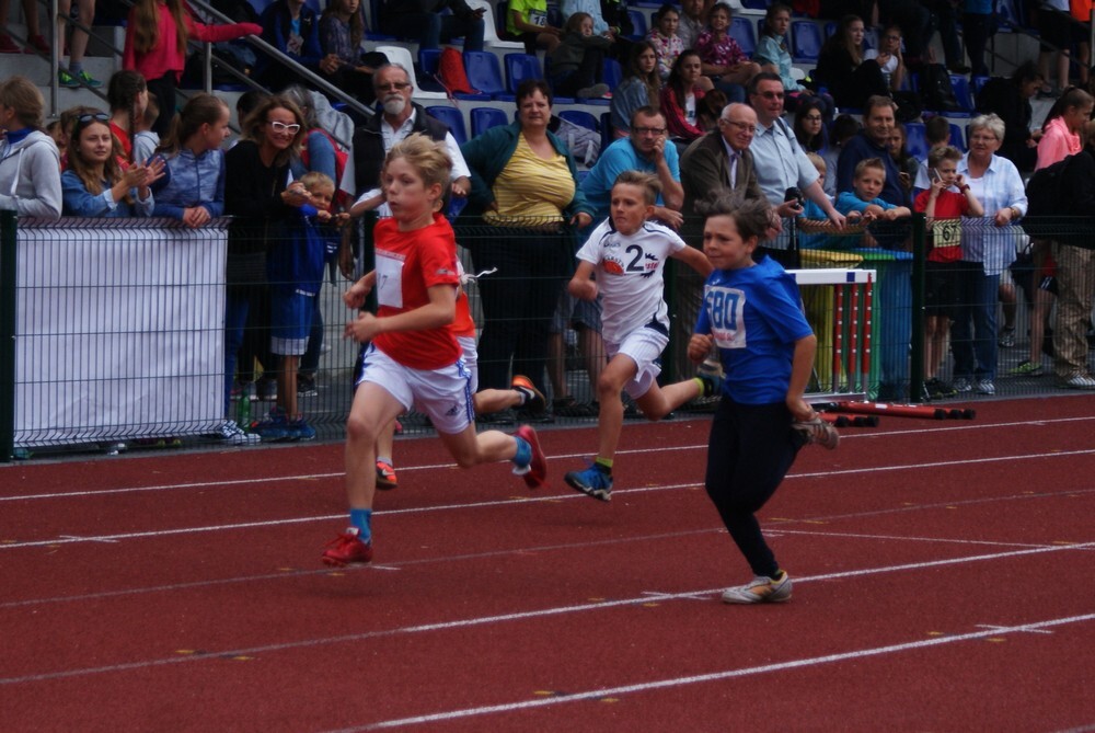 Na stadionie przy ulicy Czarnoleśnej odbyły się lekkoatletyczne Mistrzostwa Śląska Dzieci.