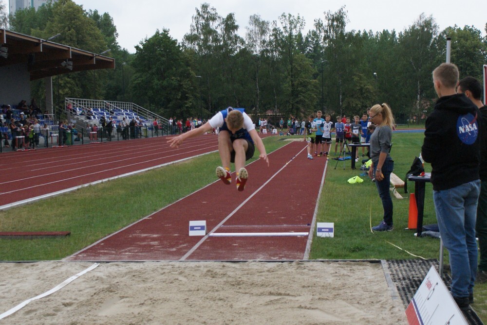 Na stadionie przy ulicy Czarnoleśnej odbyły się lekkoatletyczne Mistrzostwa Śląska Dzieci.